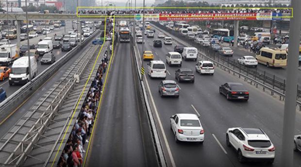 Bugün İstanbul’da metrobüste büyük kuyruklar oluştu