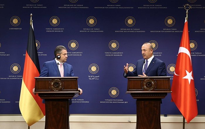 Çavuşoğlu, seçim sonrası ilk kez Alman mevkidaşı Gabriel ile görüştü