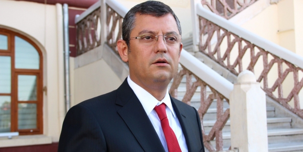 CHP’li Özel’den, Bakan Fakıbaba’ya kuru üzüm fiyatı tepkisi: Utanmadan 4 lira diye açıklama yaptı