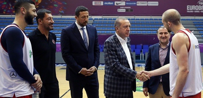 Cumhurbaşkanı Erdoğan, 12 Dev Adam'ı ziyaret etti