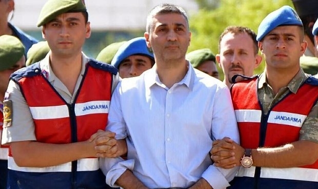 Cumhurbaşkanı'na suikasttan yargılanan eski Tuğgeneral Sönmezateş eşiyle boşandı