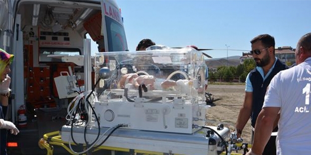 Doktorlar 15 aylık bebek için seferber oldu