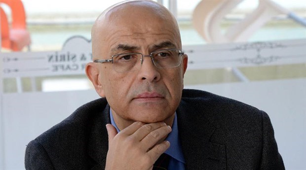 Enis Berberoğlu: Çöp torbasından perde yaptım