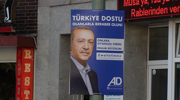 Erdoğan’ın ‘oy’ çağrısı Almanya’da seçim afişlerinde kullanıldı