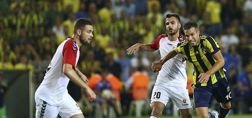 Fenerbahçe'de Robin van Persie sakatlandı
