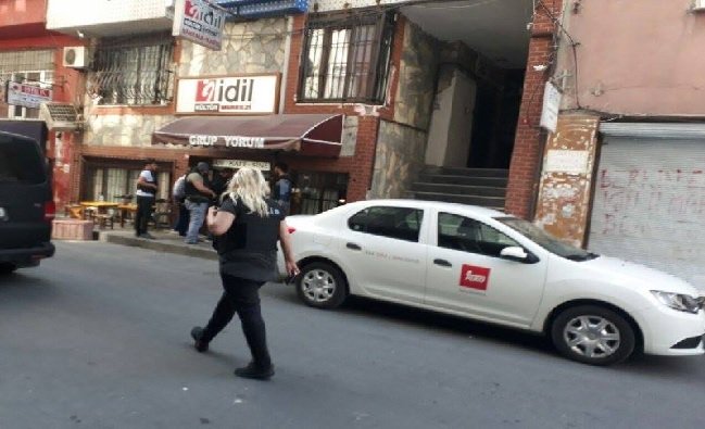 Grup Yorum'un albüm tanıtımına polis baskını