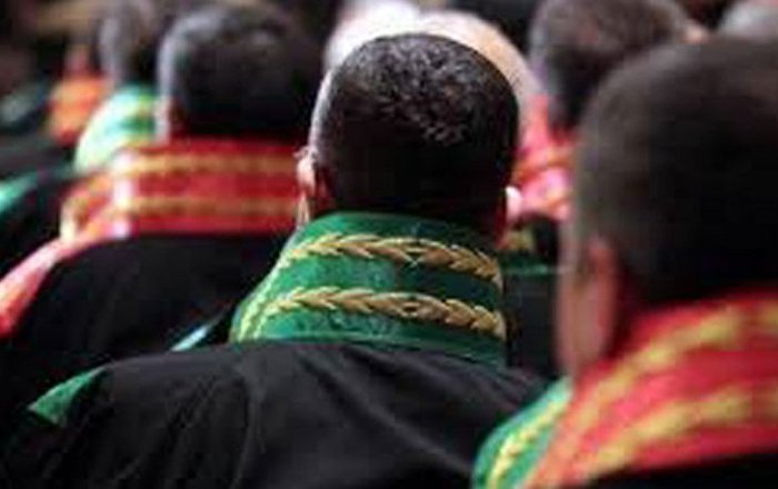 ‘Hakim ve savcıların emeklilik yaşı yükseltiliyor’