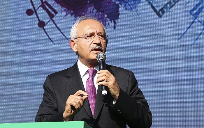 Kılıçdaroğlu: Mezara saldıranlarla fotoğraf çektirmek ‘İstediğiniz kişinin mezarına saldırabilirsiniz’ demektir