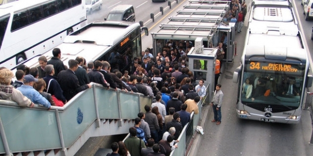 Metrobüste taciz iddiasıyla gözaltına alınan dekan: Tanımadığım insana niye yapayım?