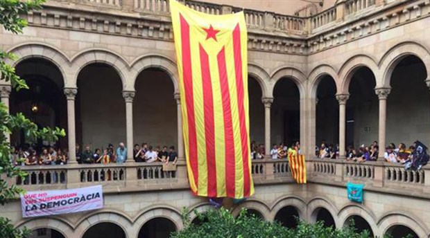 Öğrenciler Barcelona Üniversitesi’ni işgal etti