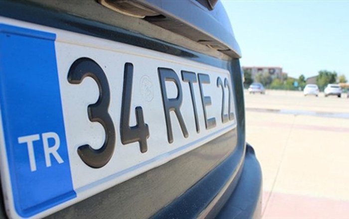‘RTE’ plakalı araç, değerinin 23 katına satışa çıkarıldı