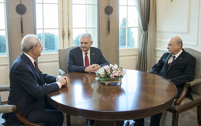 TBMM’de üçlü zirve: Yıldırım, Kılıçdaroğlu ve Bahçeli ile görüştü