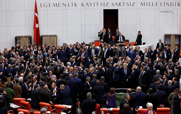 TBMM’deki cezaların tarifesi belli oldu: Kınama 5 bin 751, geçici çıkarma 11 bin 502 TL