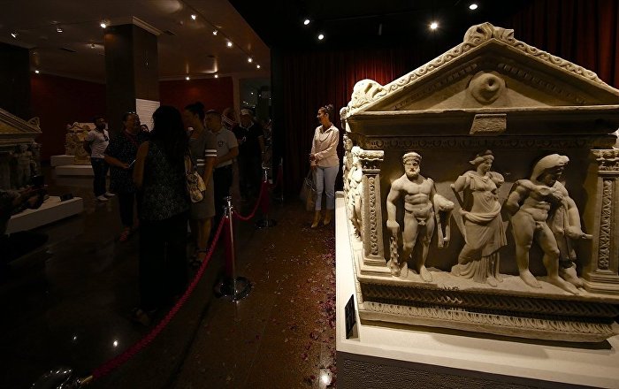 Türkiye’ye iade edilen Herakles lahdi ziyarete açıldı