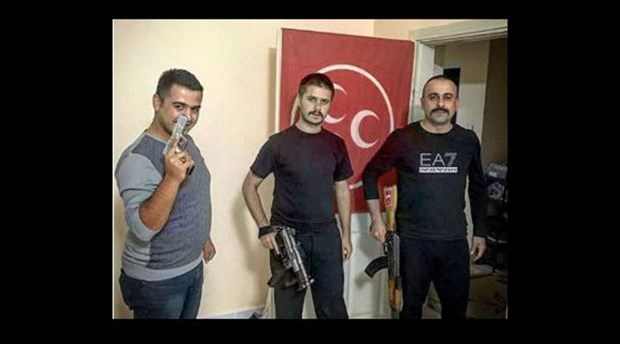 Ülkü Ocağı’nda kalaşnikofla Kerkük fotoğrafı