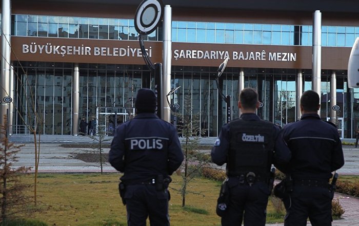 Van Büyükşehir Belediye binasına saldırı