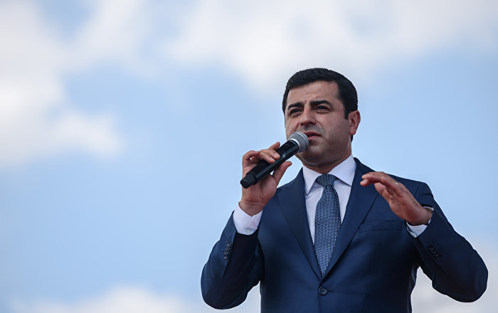 Adalet Bakanlığı, Demirtaş için ‘silahlı terör örgütüne üye bir militan’ dedi