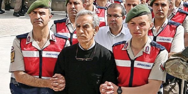 "Akın Öztürk, OHAL Komisyonu'na başvurup rütbesini ve kılıcını istemiş"