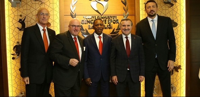Bakan Osman Aşkın Bak, FIBA yetkililerini kabul etti