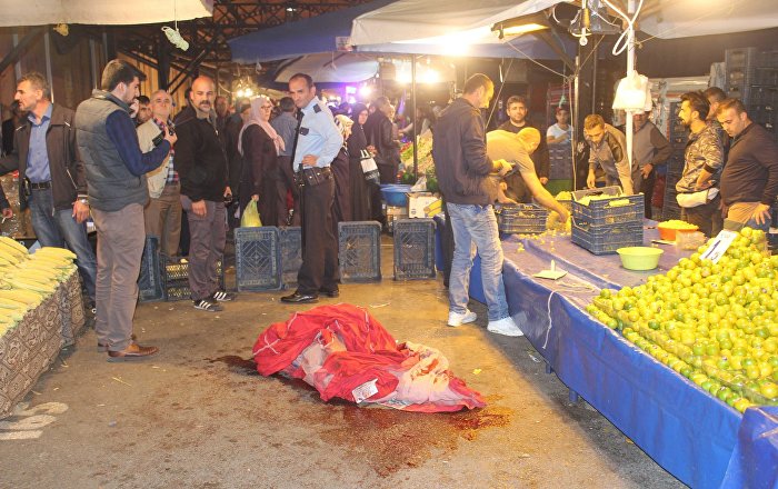 Emekli polis, ‘mandalinalarını beğenmediği’ 2 pazarcıyı vurdu