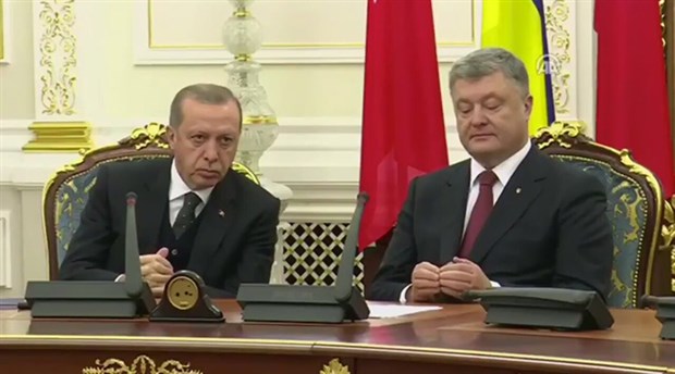 Erdoğan, basın toplantısında niçin uyudu?