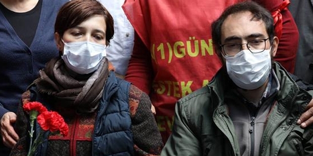 Ferhan Şensoy'dan Nuriye ve Semih mesajı: Suçsuzken onlara suçlu diyen bir mahkemeye direniyorlar