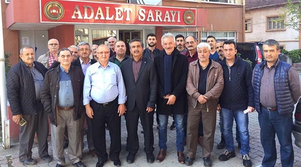 Geyve’de 22 kişi MHP’den istifa etti