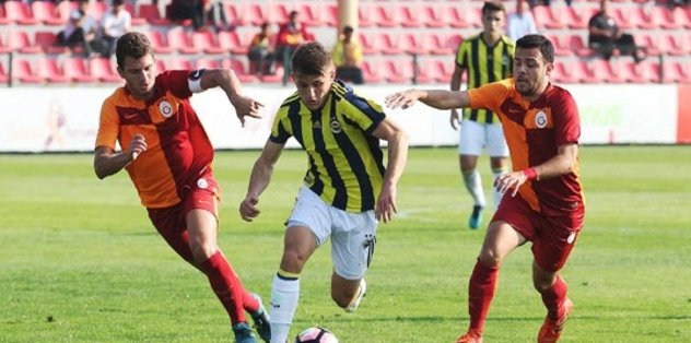 Günün ilk derbisini Fener kazandı!