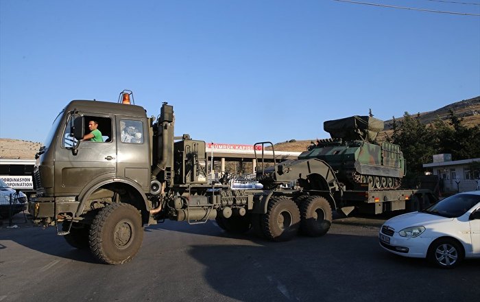 İdlib’e intikal kapsamında çok sayıda askeri araç sınıra sevk edildi
