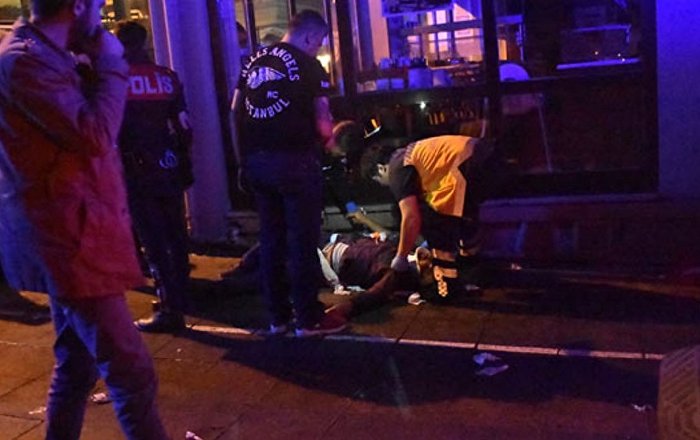 Kadıköy’de ‘kızımı taciz ettiniz’ diyen baba ile grup arasında kavga: 2 yaralı