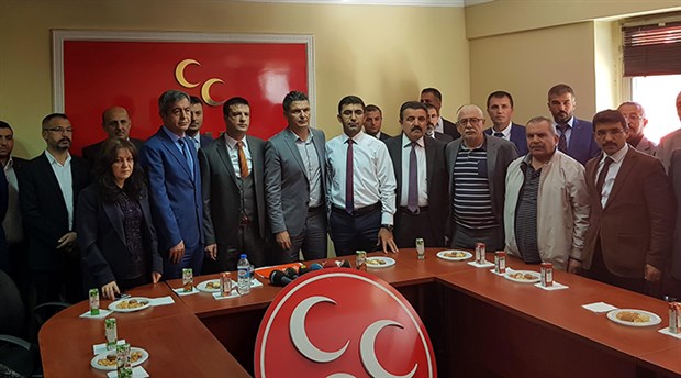 Kayseri’de 2 MHP’li belediye meclis üyesi ihraç edildi