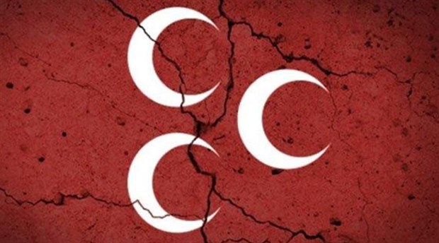 MHP’den 100 istifa daha