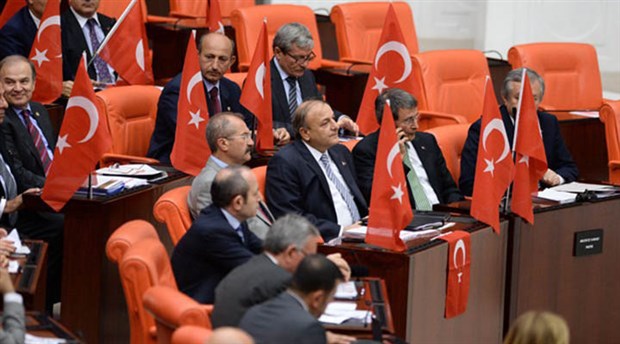 MHP’den muhalefet dersi: Komisyonda eleştirdi Genel Kurul’da