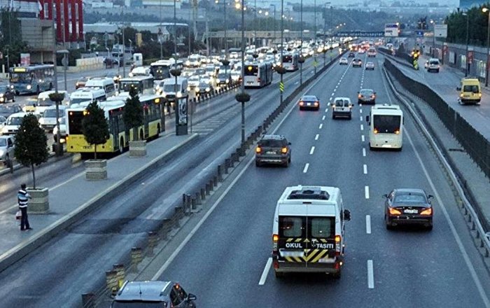 Öğrencileri taşıyan serviste bonzai bulundu