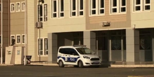 Pendik'te okul önündeki öğrencilere saldırı; 1 ölü, 2 yaralı