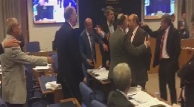 Plan ve Bütçe Komisyonu’nda ‘Her şeyi sattınız’ tartışması