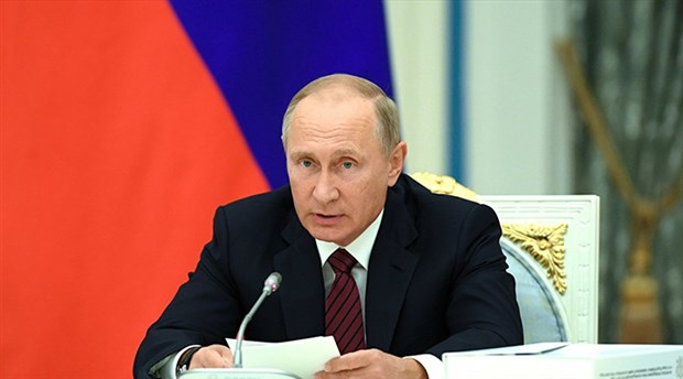 Putin: Terörle mücadelede politik çıkarlar için radikaller