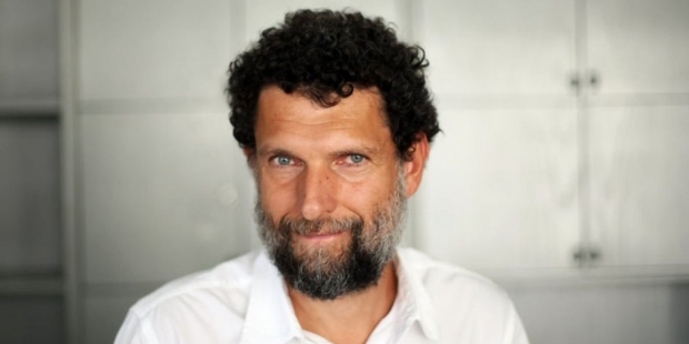 Ümit Kıvanç: Bulutsuz bir gökyüzü gibi berrak her şey; bugün iç kaldırıcı bir ihtirasla saldıranların bir kısmı da Osman Kavala'yı bilir…