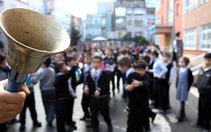 Uyuşturucu kullanan okul görevlisi tekrar kovuldu