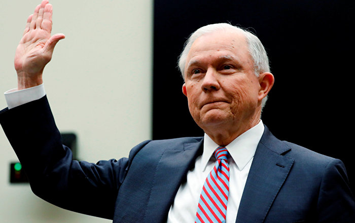 ABD Adalet Bakanı Sessions, Flynn’in Türkiye bağlantılarını bilmediğini savundu