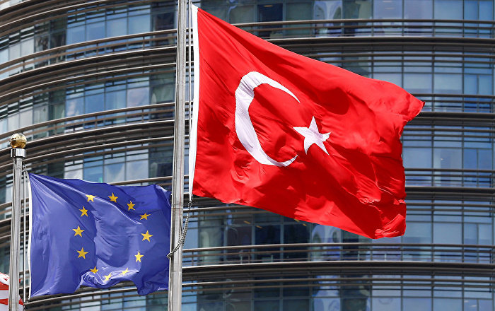 AB’den Türkiye’ye siyasi gerekçeli fon kesintisi