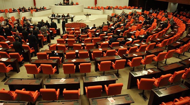 AKP: 18 yaş sadece milletvekilliğiyle sınırlı değil
