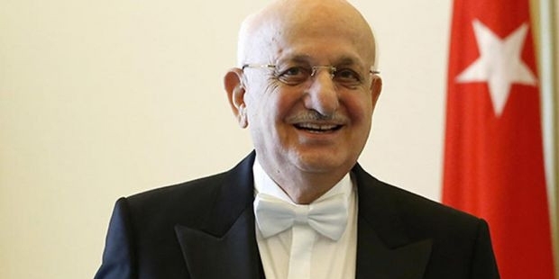 AKP kulislerinden TBMM Başkanı'na eleştiri: Erdoğan’ı görünce Mehmetçik dipçiği, gidince makamda dinleniyor!