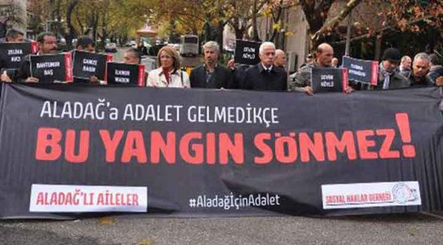 Aladağ’daki yangında ölen öğrencilerin aileleri Bakanlık önünde