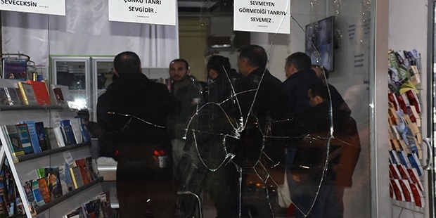 Alevilerin evleri işaretlenmişti; Malatya’da kilise derneğine taşlı saldırı