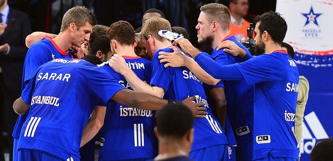 Anadolu Efes, ilk galibiyet için Barcelona deplasmanında