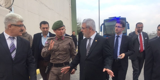 Cezaevinde 'işkence' iddiası: CHP'li Ağbaba: Gidip bakılması gerek AKP'li Metiner: İki yıl önce gittik ya!