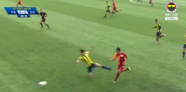 F.Bahçe-G.Saray maçında tepki çeken hareket!