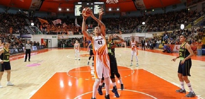 Fenerbahçe deplasmanda kazandı