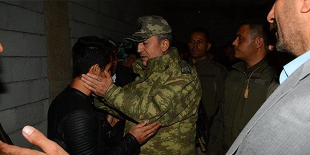 Genelkurmay Başkanı 'sınırın sıfır noktasında'